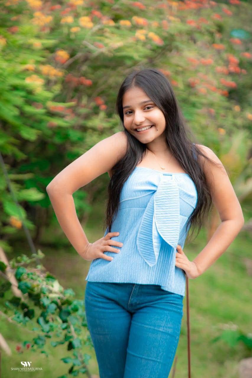 Shakya Himandi - Live Presenter